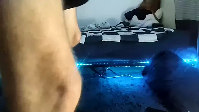 poonwolf online show from October 1, 2025, 2:38 am