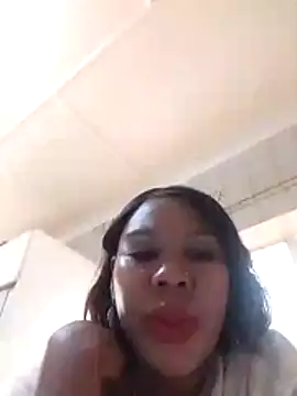 Snapshot of XXBUBBLYBARBIEXX chatting on November 30, 2025, 4:19 pm XXBUBBLYBARBIEXX online show from November 30, 2025, 4:19 pm