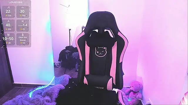 samiacooper25 online show from October 10, 2025, 1:45 pm