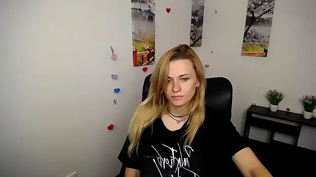 PeppyMia online show from October 21, 2025, 6:02 am