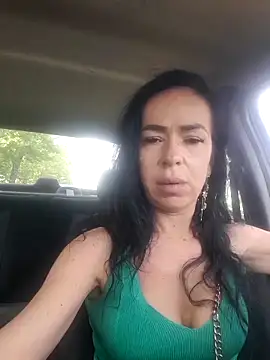Snapshot of Rosaliemilaxxx chatting on September 15, 2025, 9:21 am Rosaliemilaxxx online show from September 15, 2025, 9:21 am