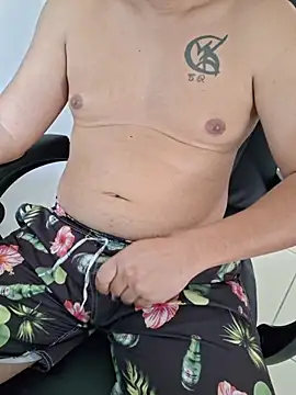 Snapshot of Carloskasado chatting on September 14, 2025, 12:27 pm Carloskasado online show from September 14, 2025, 12:27 pm