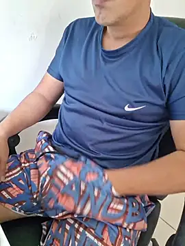 Snapshot of Carloskasado chatting on September 16, 2025, 11:44 am Carloskasado online show from September 16, 2025, 11:44 am