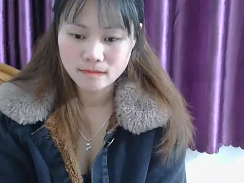 Snapshot of Sisi_dy01 chatting on December 19, 2025, 1:35 pm Sisi dy01 online show from December 19, 2025, 1:35 pm