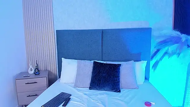 Snapshot of Laura_Ivy chatting on February 9, 2026, 1:31 pm Laura Ivy online show from February 9, 2026, 1:31 pm