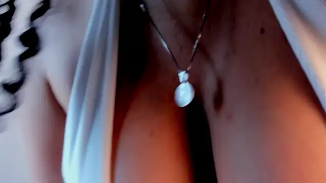 Snapshot of cristhi_esterling chatting on October 27, 2025, 12:28 pm cristhi esterling online show from October 27, 2025, 12:28 pm