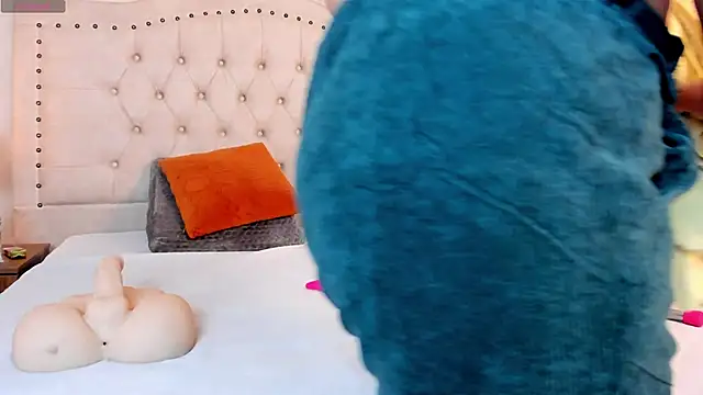 Snapshot of cristhi_esterling chatting on December 2, 2025, 12:18 pm cristhi esterling online show from December 2, 2025, 12:18 pm