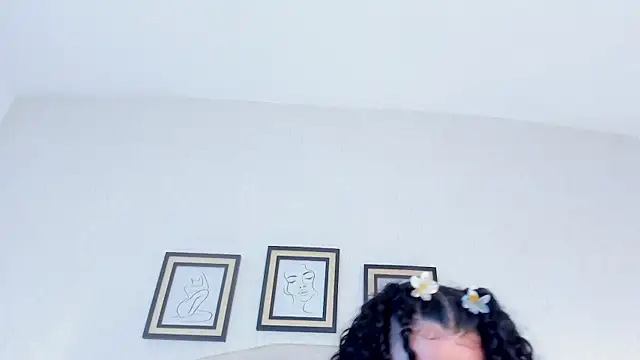 Snapshot of cristhi_esterling chatting on October 30, 2025, 12:14 pm cristhi esterling online show from October 30, 2025, 12:14 pm