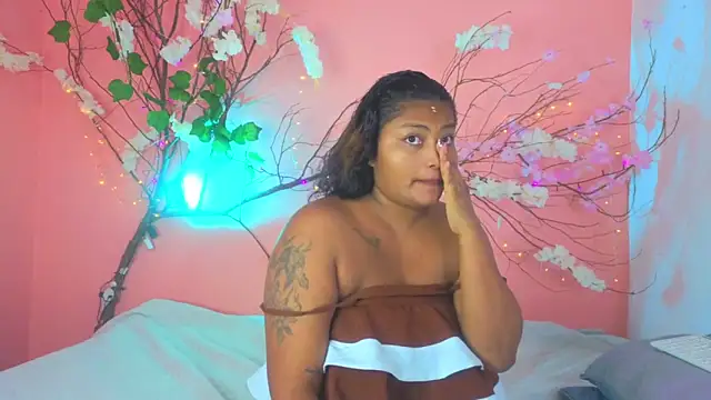 Cristal hott1 online show from February 11, 2026, 9:31 am