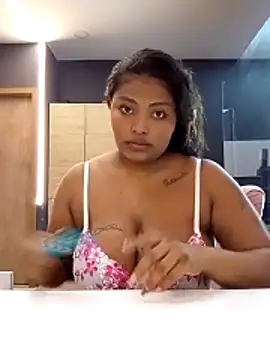 Cristal hott1 online show from February 21, 2026, 7:16 pm