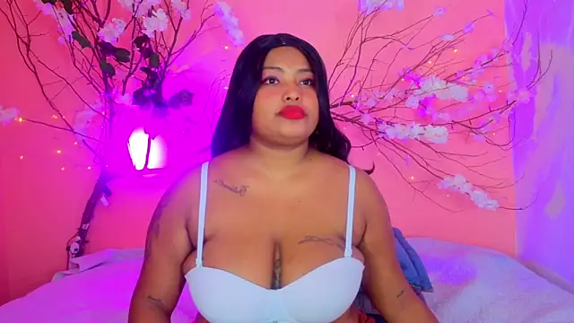 Cristal hott1 online show from February 10, 2026, 10:03 am