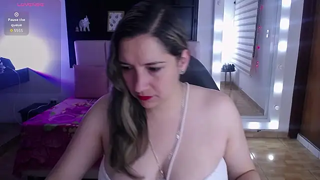 Agatha bellucci  online show from February 11, 2026, 2:17 pm