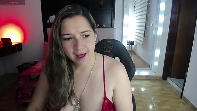 Agatha bellucci  online show from February 17, 2026, 1:08 pm