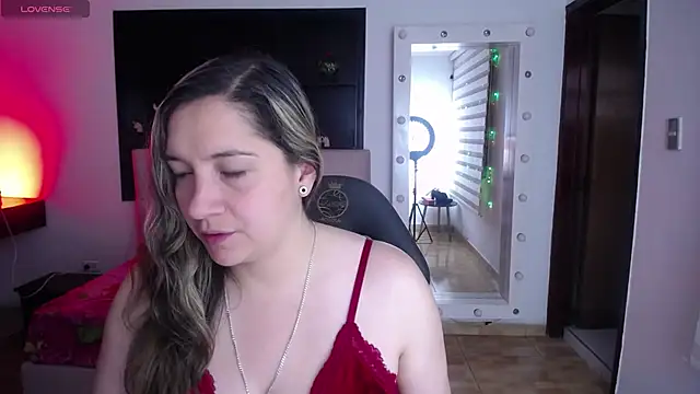 Agatha bellucci  online show from March 13, 2026, 1:49 pm