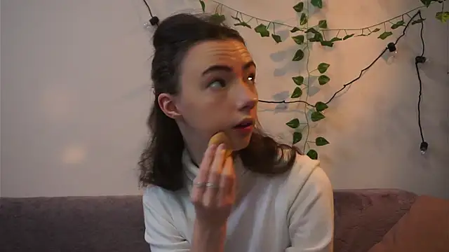 Snapshot of DeneenTurja chatting on November 17, 2025, 11:03 am DeneenTurja online show from November 17, 2025, 11:03 am