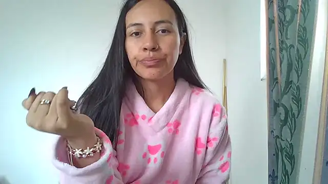 Snapshot of Nika_Hot chatting on November 16, 2025, 3:06 pm Nika Hot online show from November 16, 2025, 3:06 pm