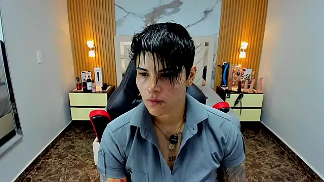 Snapshot of KAROLLJONES1 chatting on December 5, 2025, 7:23 pm KAROLLJONES1 online show from December 5, 2025, 7:23 pm