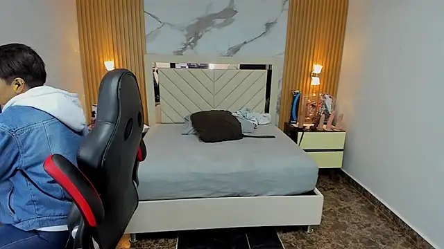 Snapshot of KAROLLJONES1 chatting on November 13, 2025, 7:29 pm KAROLLJONES1 online show from November 13, 2025, 7:29 pm