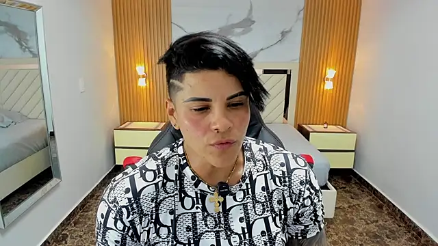 KAROLLJONES1 online show from May 6, 2026, 7:29 pm