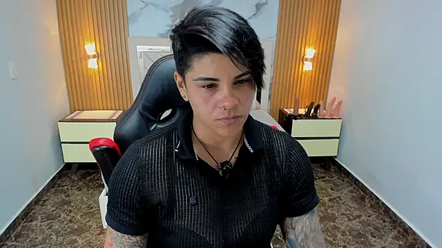 KAROLLJONES1 online show from April 27, 2026, 7:12 pm
