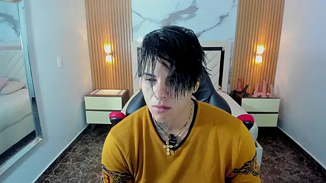 Snapshot of KAROLLJONES1 chatting on July 10, 2026, 12:38 pm KAROLLJONES1 online show from July 10, 2026, 12:38 pm