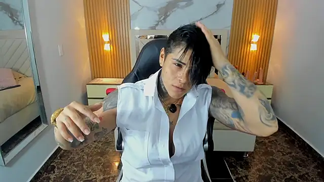 Snapshot of KAROLLJONES1 chatting on July 17, 2026, 7:33 pm KAROLLJONES1 online show from July 17, 2026, 7:33 pm