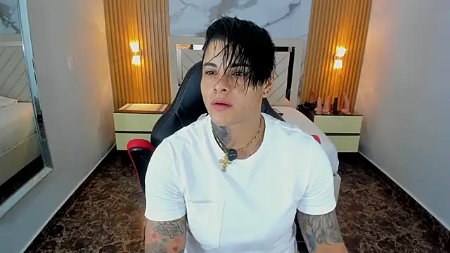 Snapshot of KAROLLJONES1 chatting on July 3, 2026, 12:22 pm KAROLLJONES1 online show from July 3, 2026, 12:22 pm