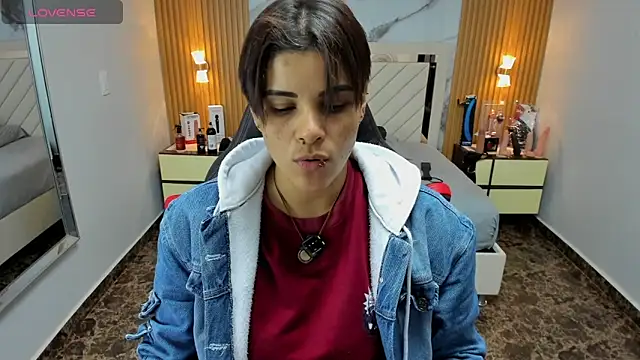 Snapshot of KAROLLJONES1 chatting on November 21, 2025, 7:57 pm KAROLLJONES1 online show from November 21, 2025, 7:57 pm