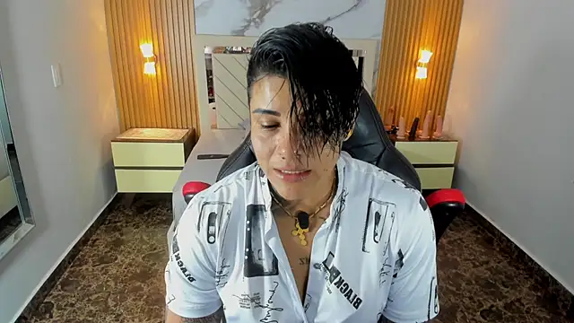Snapshot of KAROLLJONES1 chatting on July 16, 2026, 7:33 pm KAROLLJONES1 online show from July 16, 2026, 7:33 pm