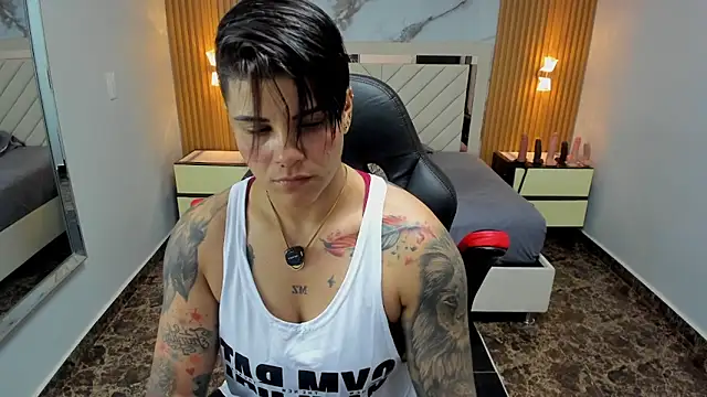 KAROLLJONES1 online show from March 16, 2026, 7:38 pm