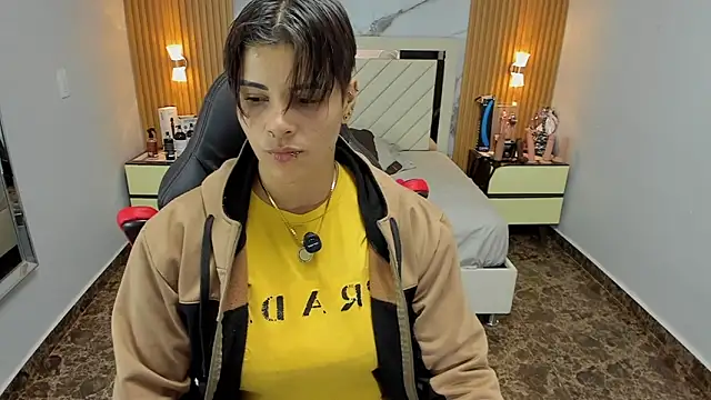 Snapshot of KAROLLJONES1 chatting on November 14, 2025, 7:39 pm KAROLLJONES1 online show from November 14, 2025, 7:39 pm