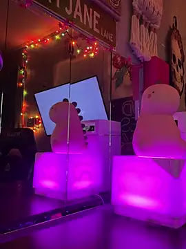 goddessmissmia online show from March 13, 2026, 10:31 am