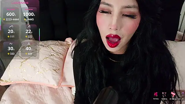 Snapshot of Miss_Charlottet chatting on July 30, 2026, 8:41 pm Miss Charlottet online show from July 30, 2026, 8:41 pm