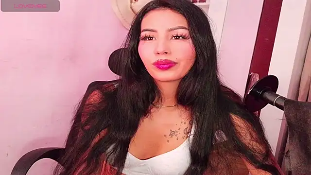 Snapshot of Miss_Charlottet chatting on July 10, 2026, 9:37 pm Miss Charlottet online show from July 10, 2026, 9:37 pm
