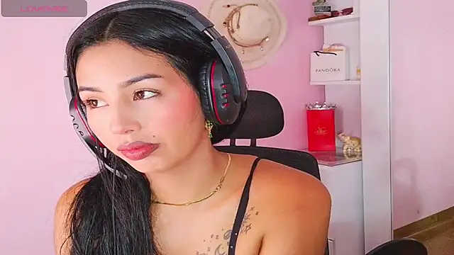 Snapshot of Miss_Charlottet chatting on July 8, 2026, 1:45 pm Miss Charlottet online show from July 8, 2026, 1:45 pm