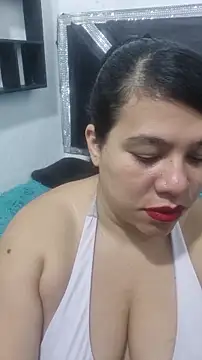 Snapshot of ALMAWHITE chatting on December 15, 2025, 11:38 am ALMAWHITE online show from December 15, 2025, 11:38 am