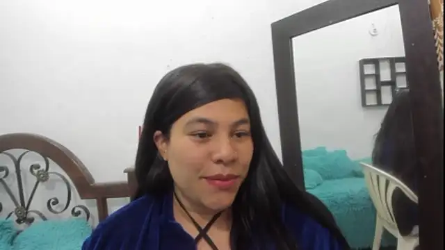 Snapshot of ALMAWHITE chatting on October 24, 2025, 9:03 pm ALMAWHITE online show from October 24, 2025, 9:03 pm