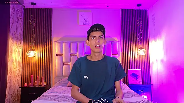 Room 69x online show from May 4, 2026, 11:57 am