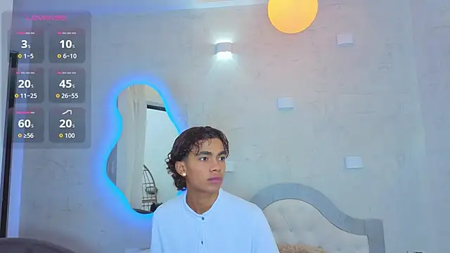 Snapshot of AlanCutee chatting on May 19, 2026, 12:45 pm AlanCutee online show from May 19, 2026, 12:45 pm