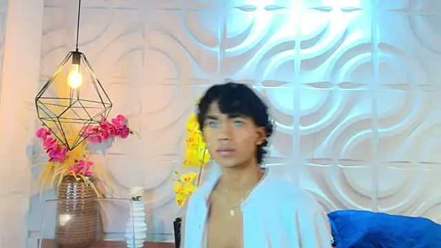 Snapshot of AlanCutee chatting on June 10, 2026, 1:01 pm AlanCutee online show from June 10, 2026, 1:01 pm