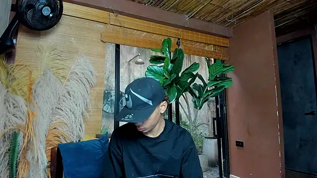 AlanCutee online show from February 18, 2026, 12:34 pm