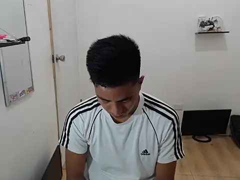 Snapshot of Lloyd_wintours chatting on November 13, 2025, 4:11 pm Lloyd wintours online show from November 13, 2025, 4:11 pm