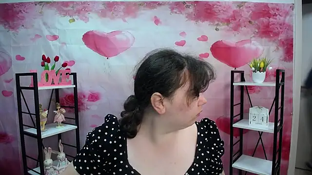 NeonilaLisova online show from April 24, 2026, 5:09 am