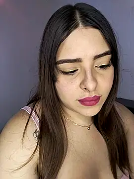 Nahomy cm online show from October 16, 2025, 8:28 pm