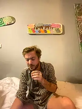 Snapshot of 3615-ULLA chatting on November 8, 2025, 8:45 pm 3615-ULLA online show from November 8, 2025, 8:45 pm