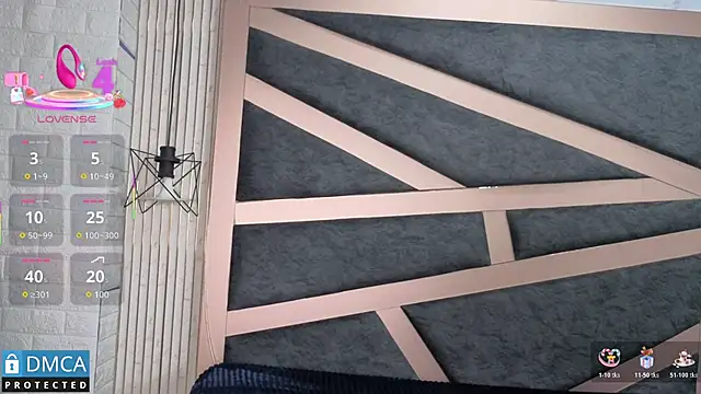 Clhoee  online show from November 18, 2025, 1:32 am