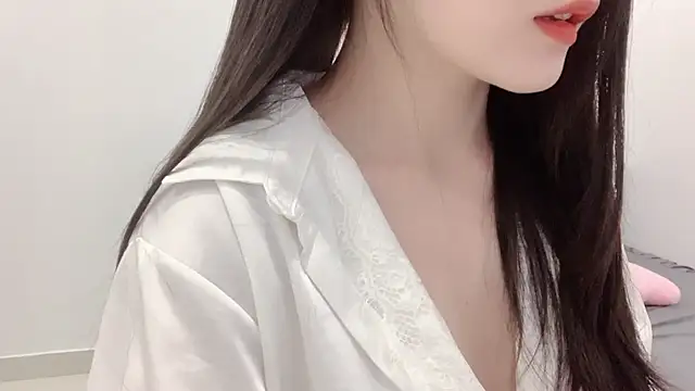 Snapshot of ___Lily___ chatting on May 9, 2026, 4:43 pm Lily online show from May 9, 2026, 4:43 pm