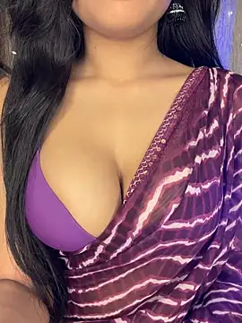 Snapshot of KARISHMA-STRIP chatting on March 3, 2026, 9:44 pm KARISHMA-STRIP online show from March 3, 2026, 9:44 pm