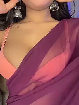 Snapshot of KARISHMA-STRIP chatting on March 18, 2026, 6:42 pm KARISHMA-STRIP online show from March 18, 2026, 6:42 pm