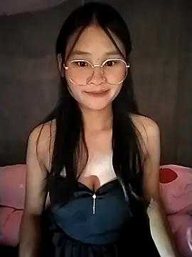 saronla 03 online show from October 28, 2025, 7:40 am